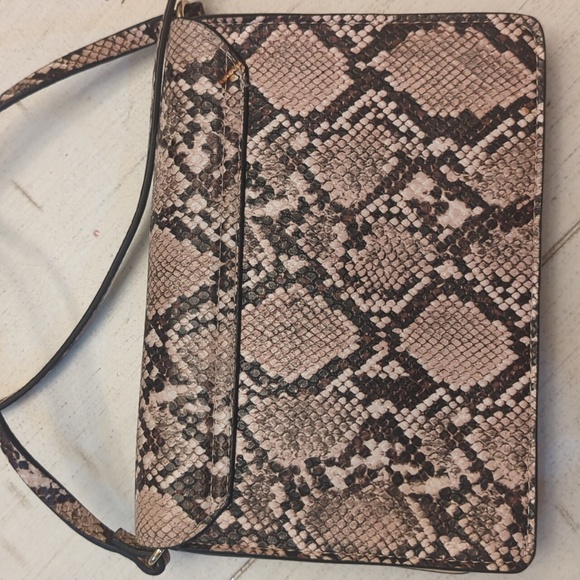 H & M Snake Skin Vegan leather crossbody - Picture 5 of 10
